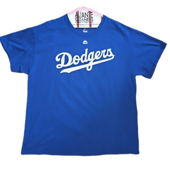 Majestic Men's Clayton Kershaw LA Dodgers Official Player Name & Number Tshirt - Picture 2 of 3